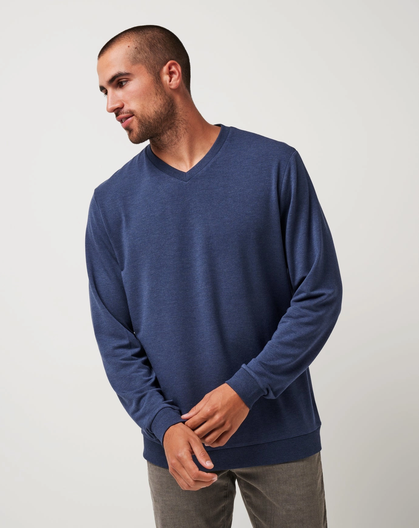 Amenities V-Neck Crew Cozy Essentials