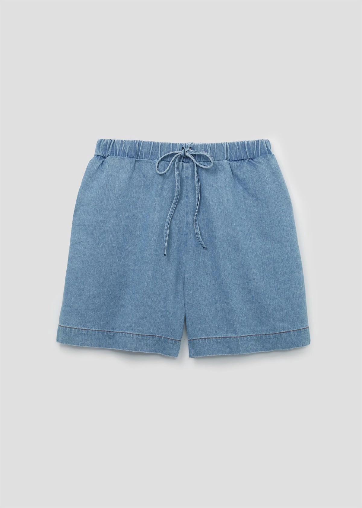 Packable Fit Paola-Leigh Organic Cotton Denim Short in Chambray