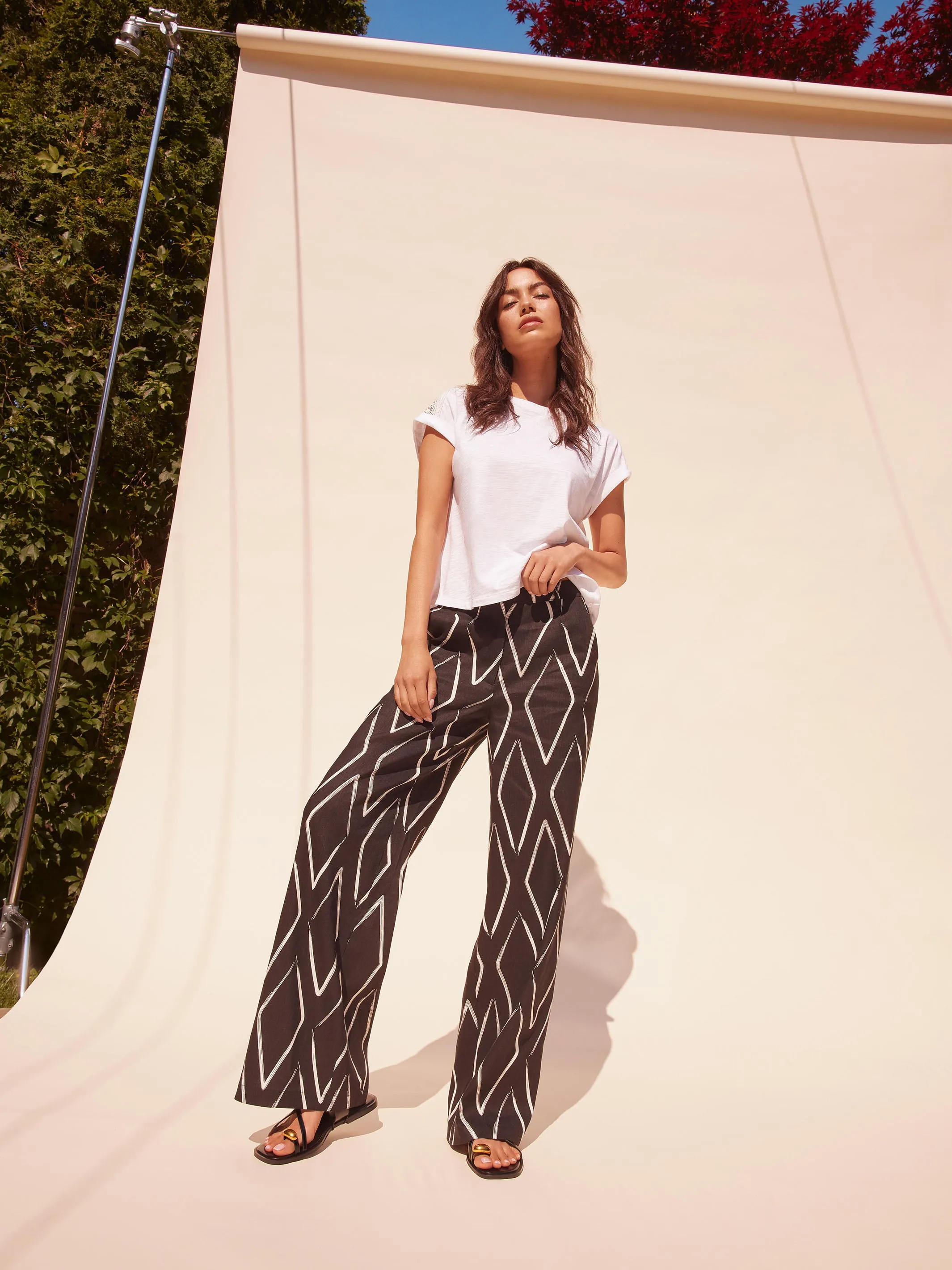 Printed Linen Blend Pants - Diamonds No Pinch