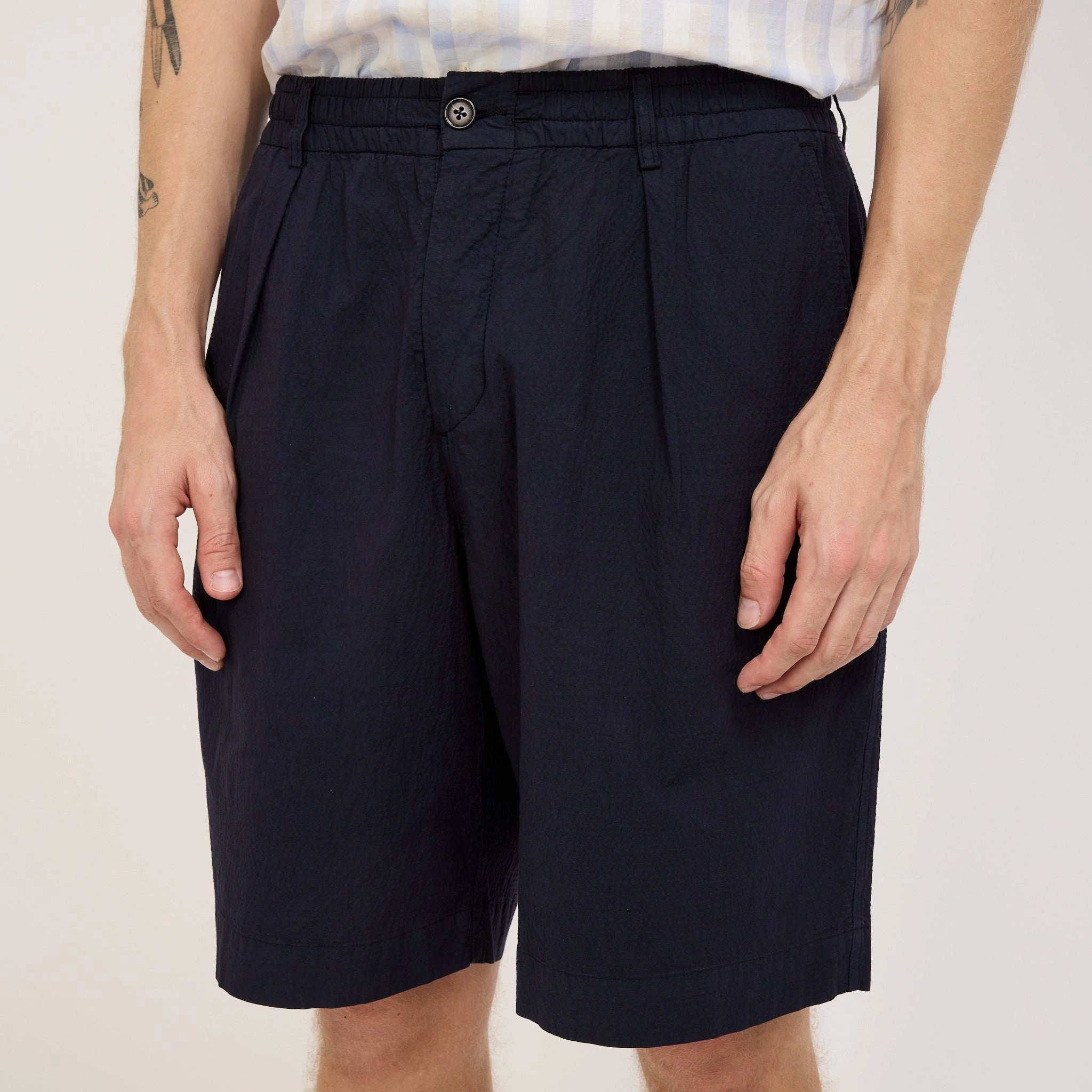 stain resistant coating Pleated Track Short Seersucker II Navy