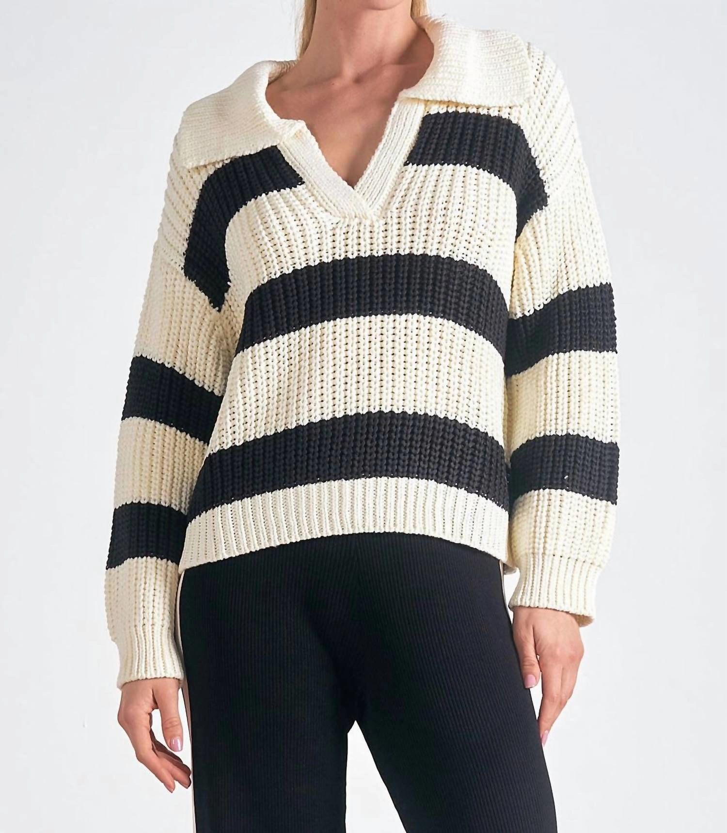 Color Block V-Neck Sweater In Black/white Odor Control Technology All-Day Knitwear