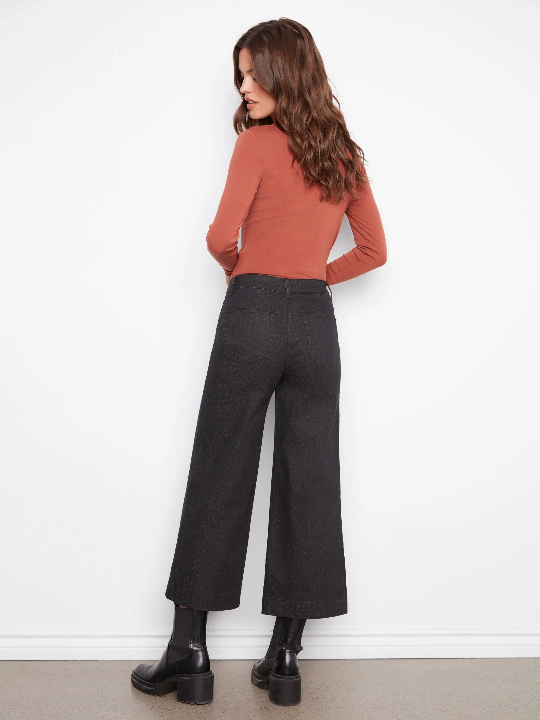 Neutral Shade Printed Patch Pocket Flare Pants - Leopard