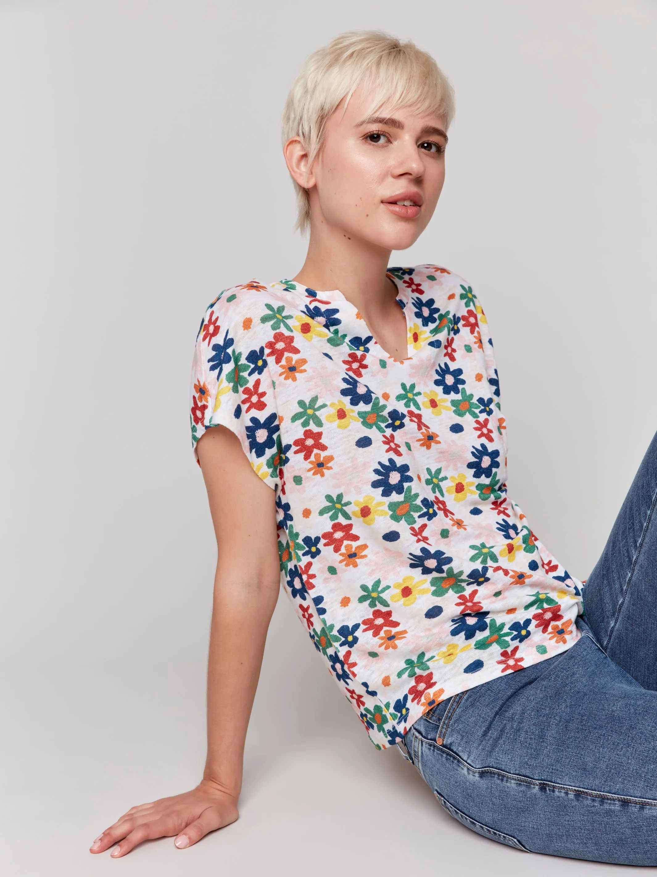 Printed Short Sleeve Dolman Top - Daisies Interlock Knit Rubberized grip