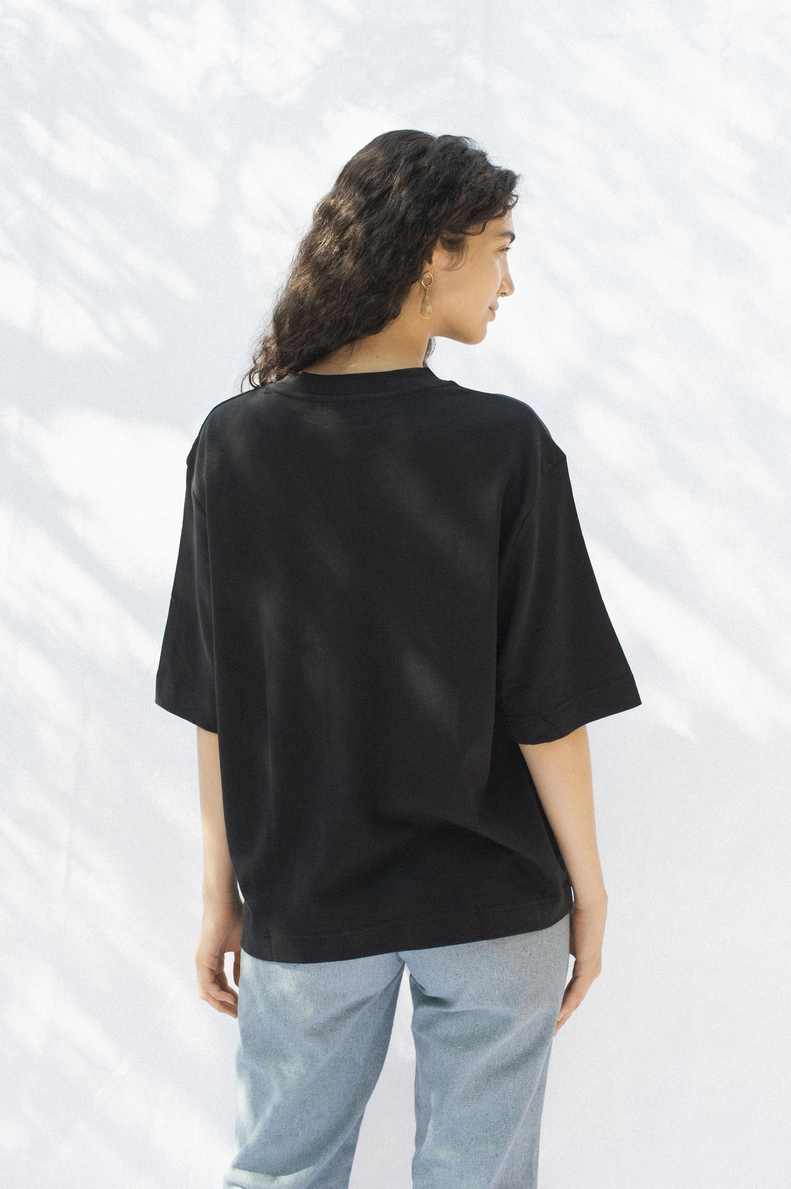 Lightweight Material Corporate Wear Max unisex T-Shirt Black