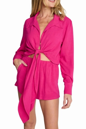 Rhea Linen Shorts In Magenta hikers