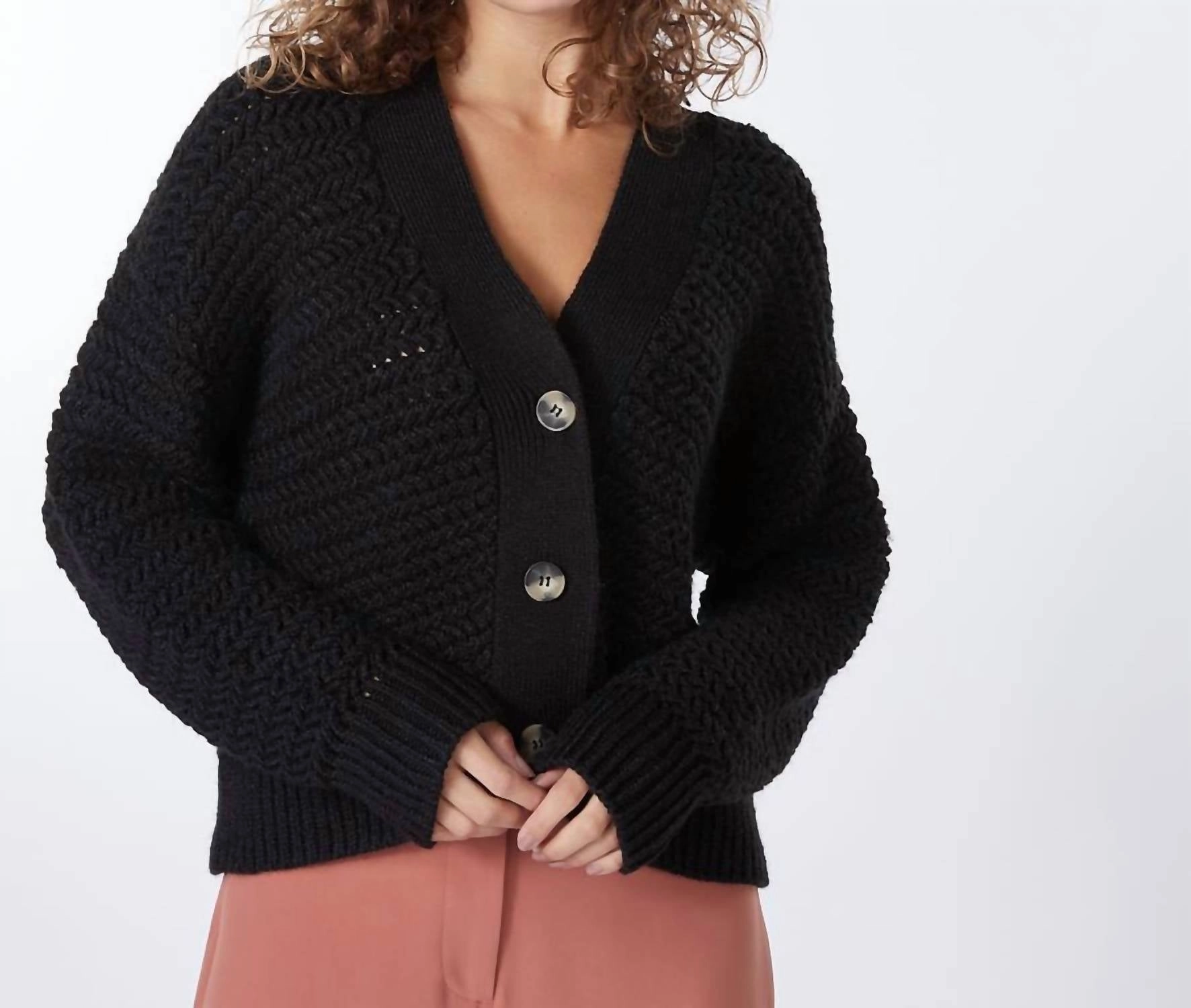 Short Zz Knit Cardigan In Black Comfy Knit Outfit