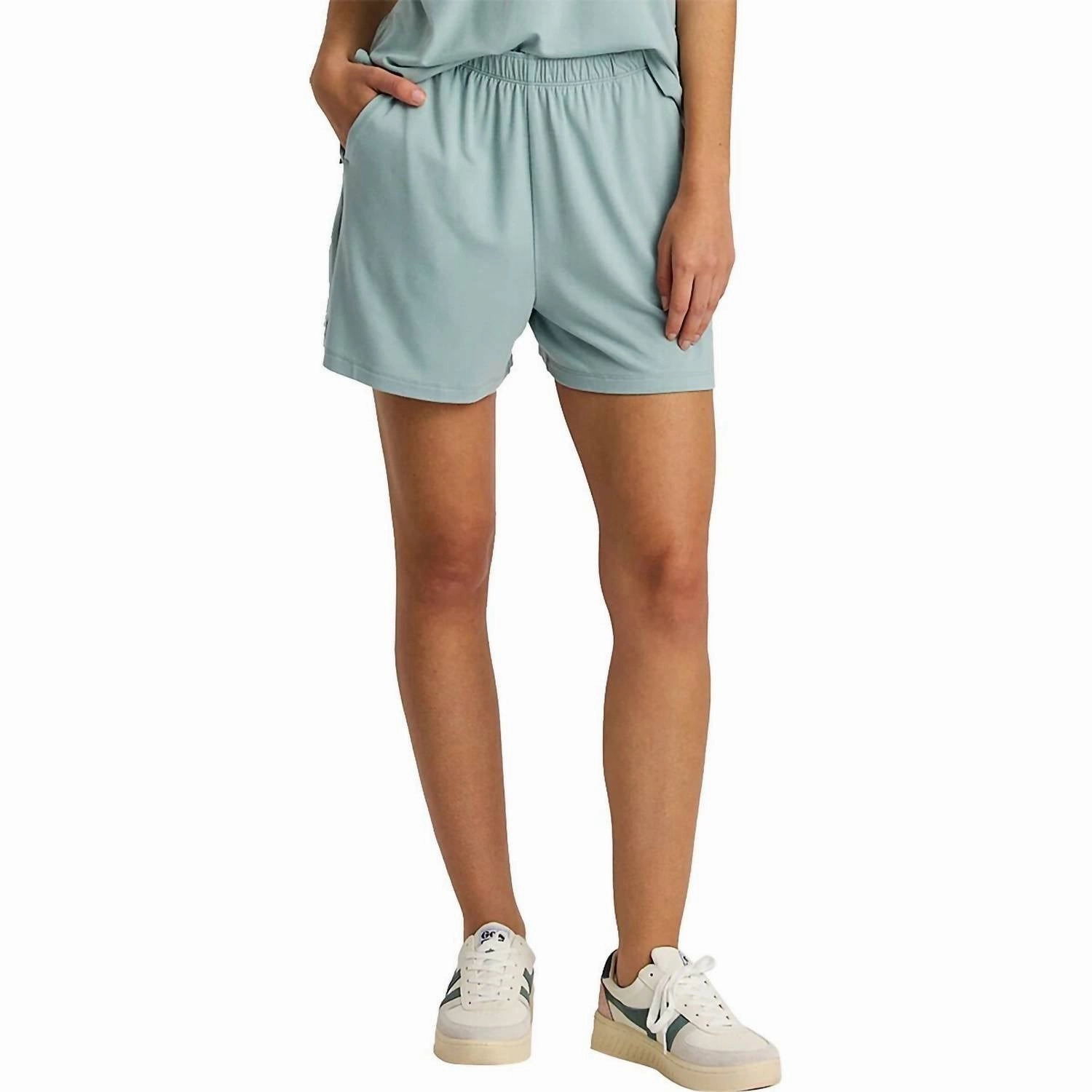 odor - absorbing WomenS Bamboo Flex Sunday Short In Ocean Mist