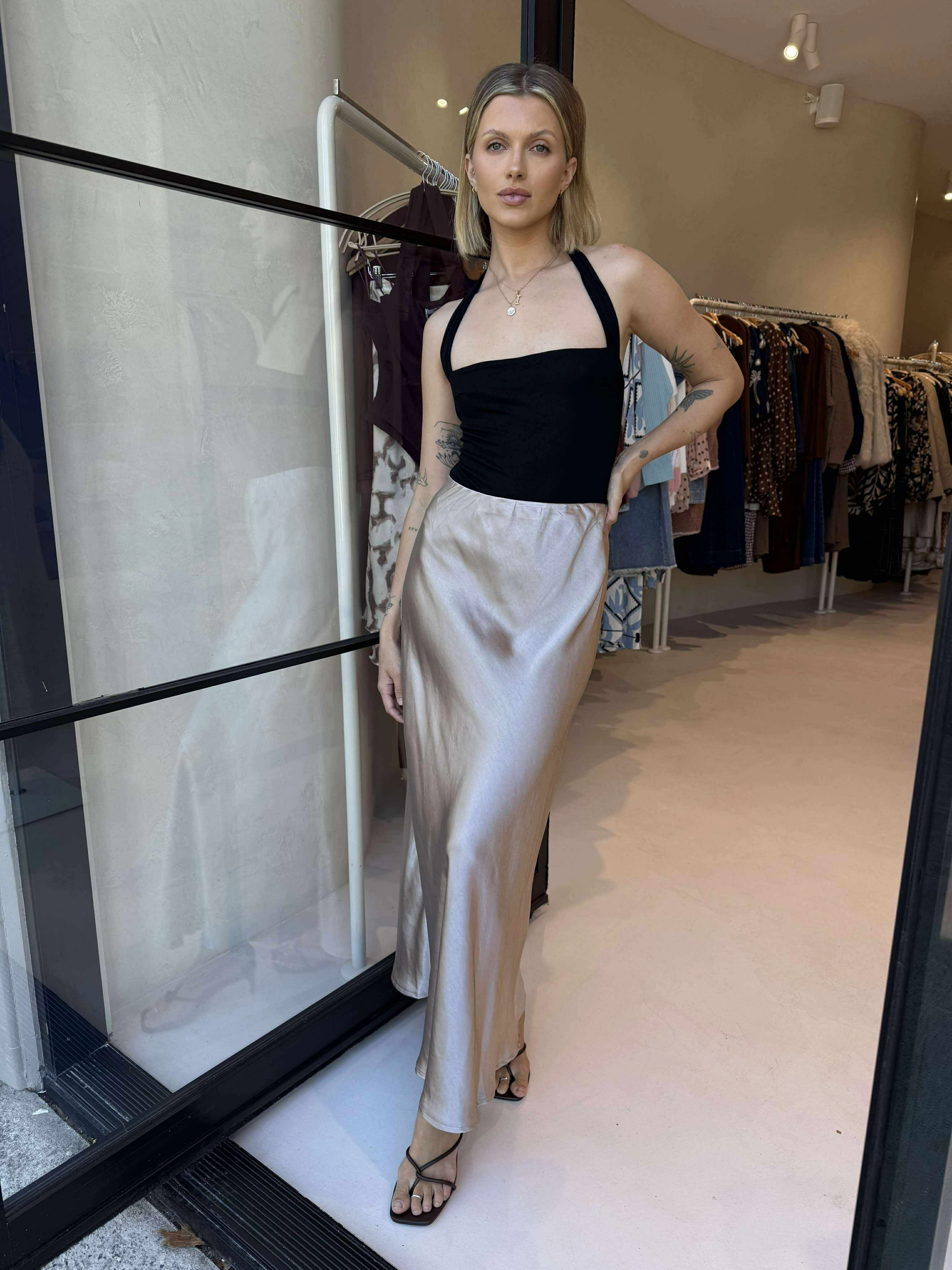 Delicate Texture SONNY SATIN SKIRT - CHAMPAIGNE