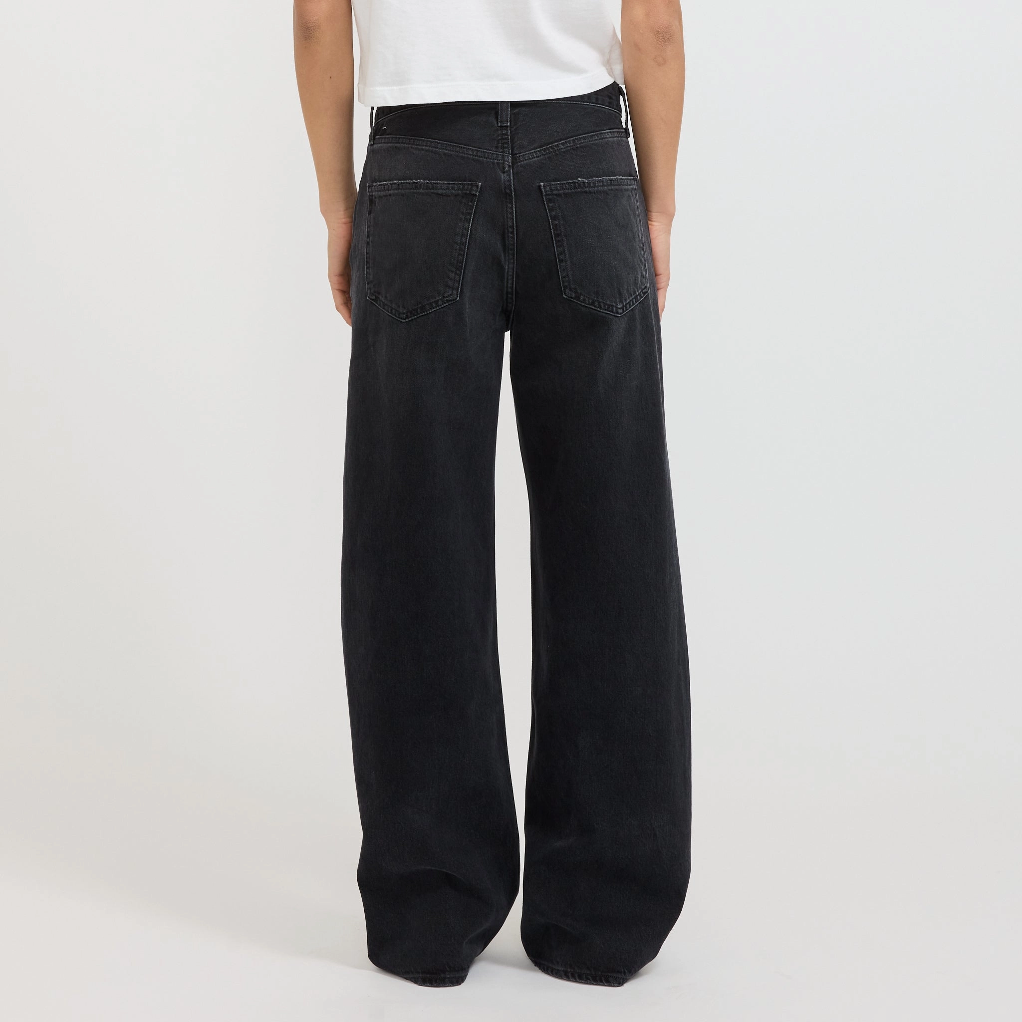 Slim Smooth Low Curve Black Tar