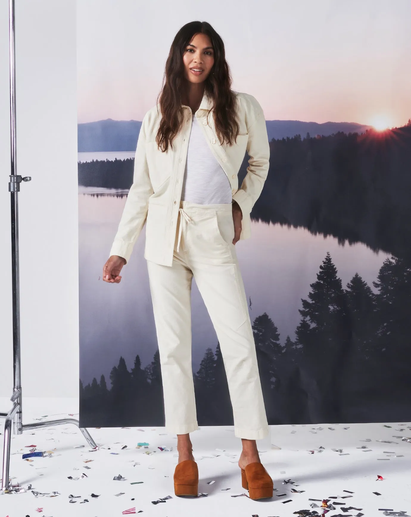 Comfortable Fabric Body Aligned Friday Feeling Pant