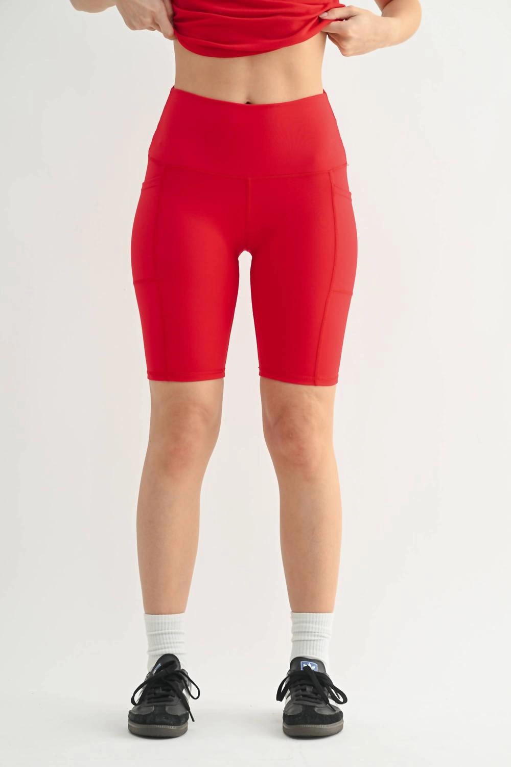 Weekend Outing Tapered Band Essential Biker Shorts In Cherry