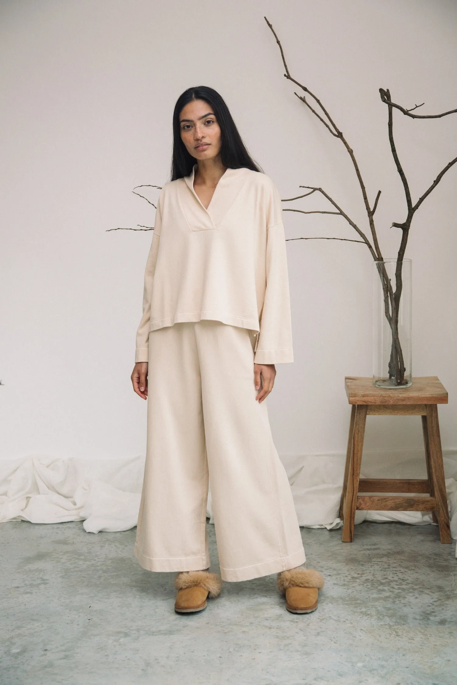 Taya Organic Cotton Felpe Jogger in Cream Comfortable Cut