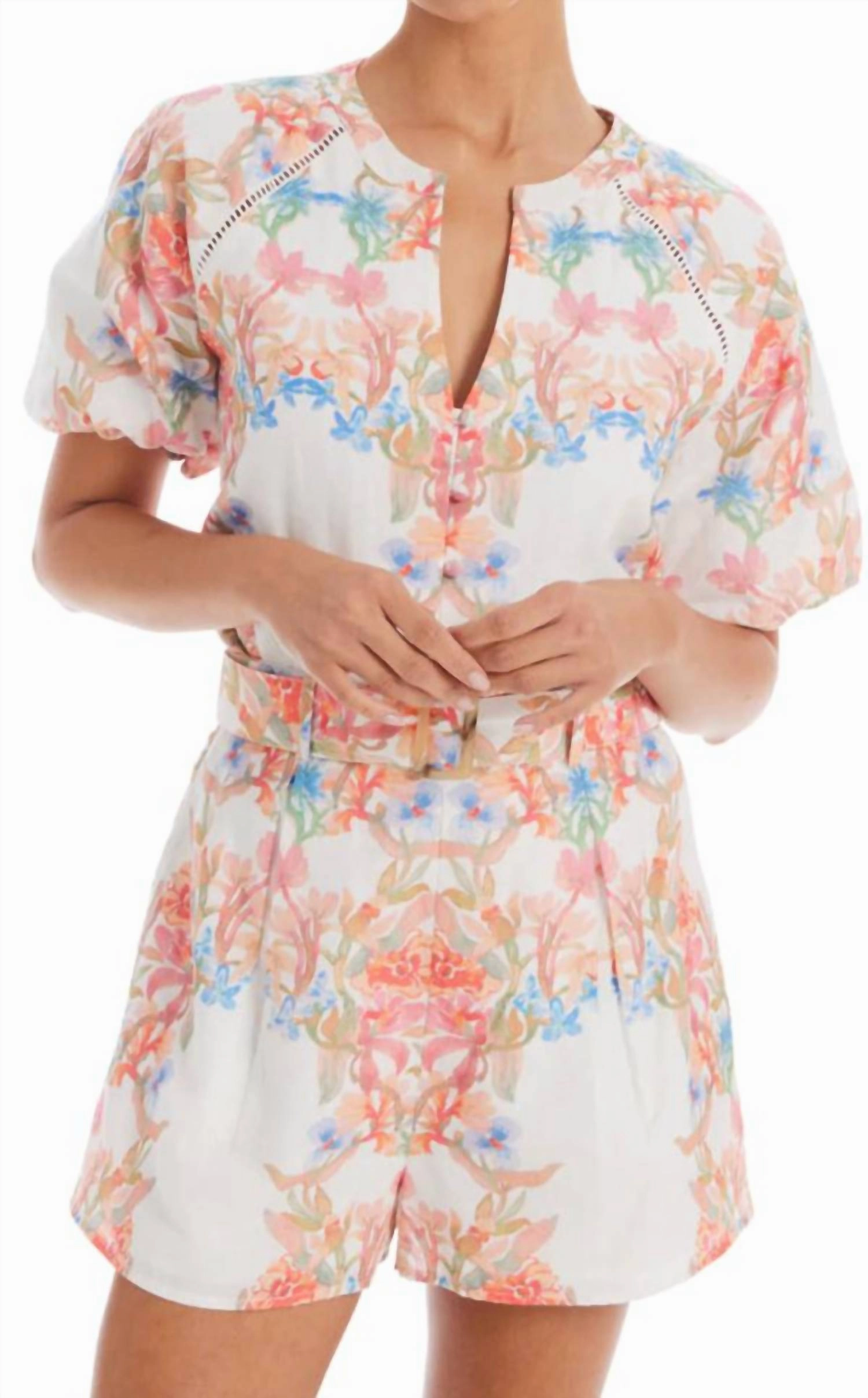 Tracy Short In Floral Christmas gift Daily Layer