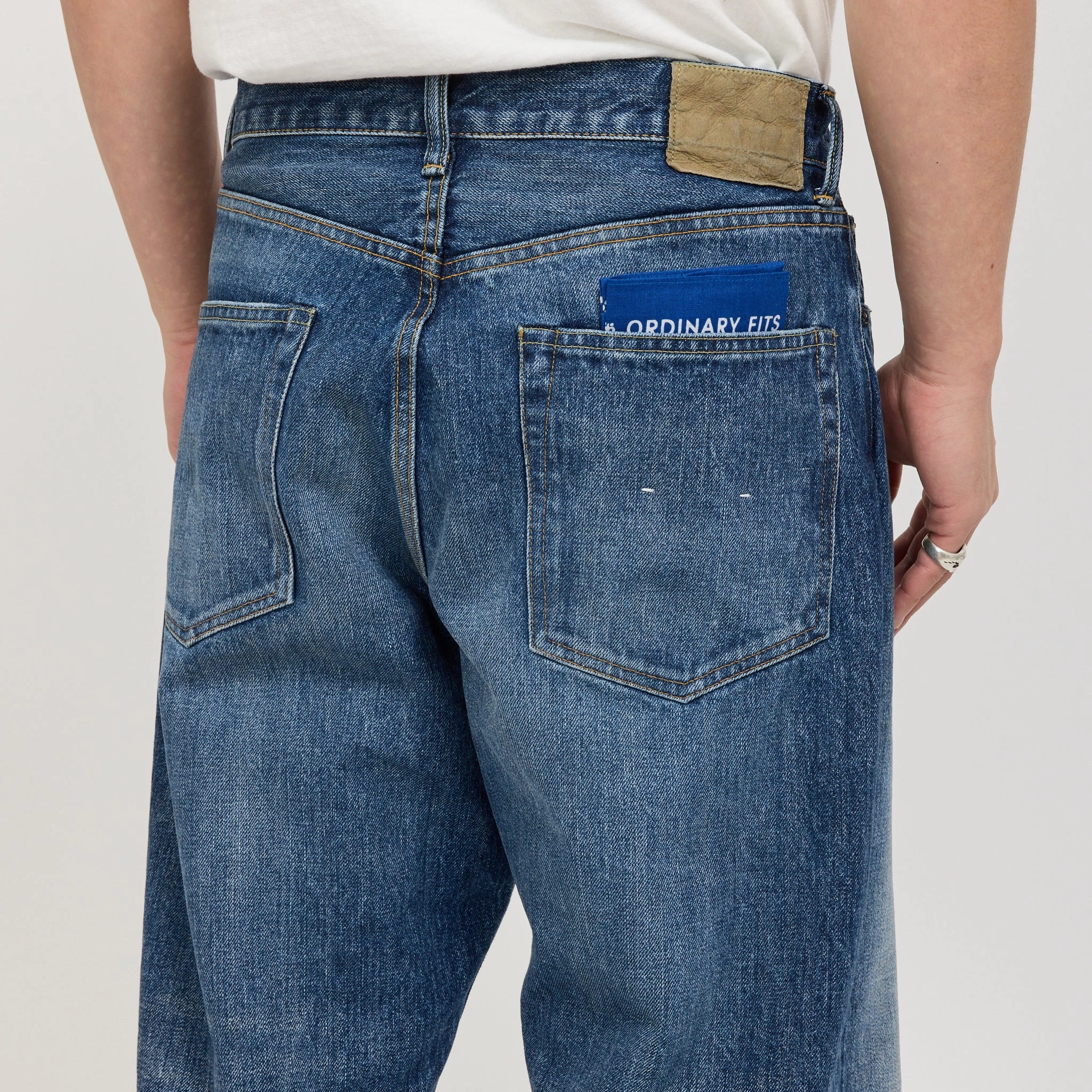 Universal Look Type Loose Used