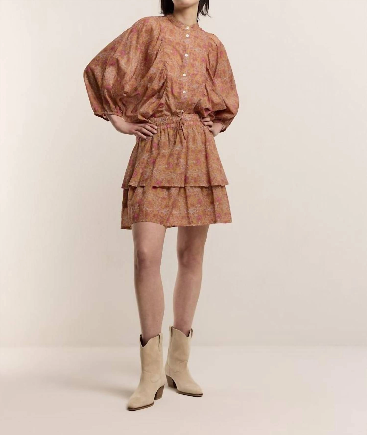 Minimal Design Petit Fleur Skirt In Soft Camel