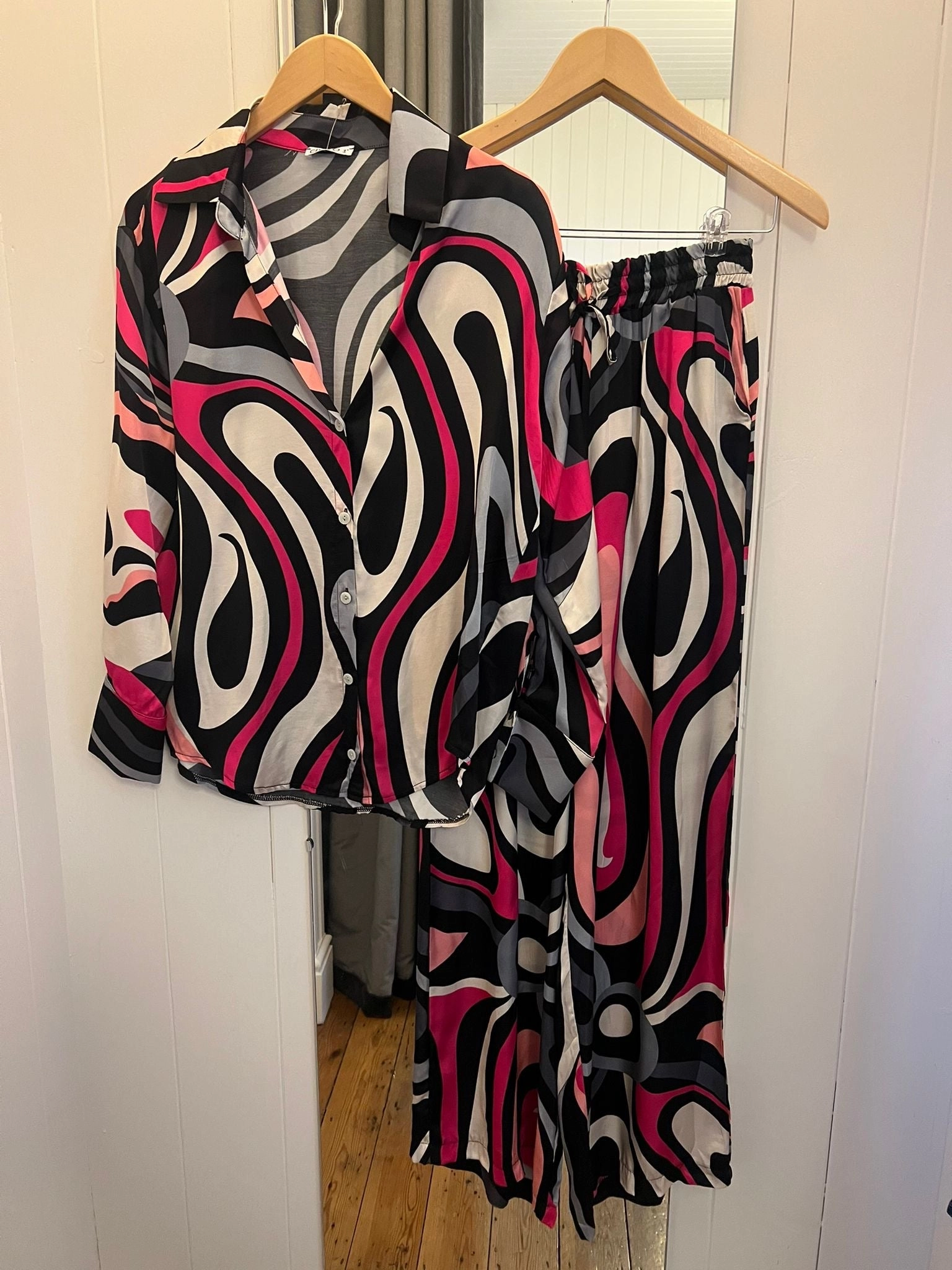 EcoFriendlyMaterial Voy 411 Printed Set - Fuchsia