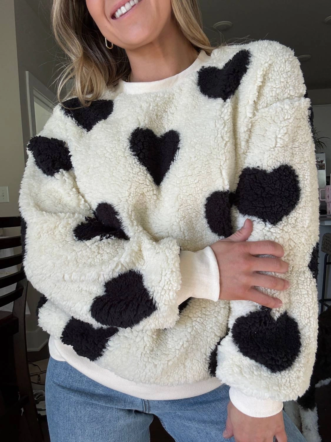 Modern Turtleneck Style Warm Heart Sweatshirt In Black