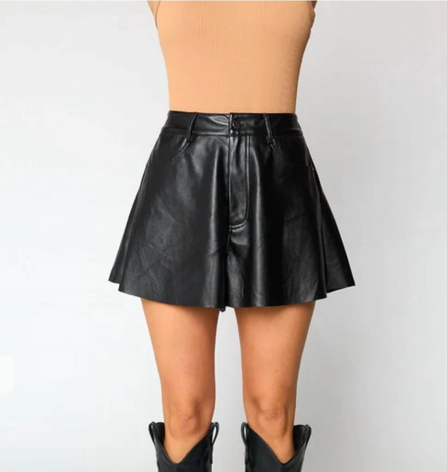 Youth fashion colorful Women's The Emerson Shorts In Black