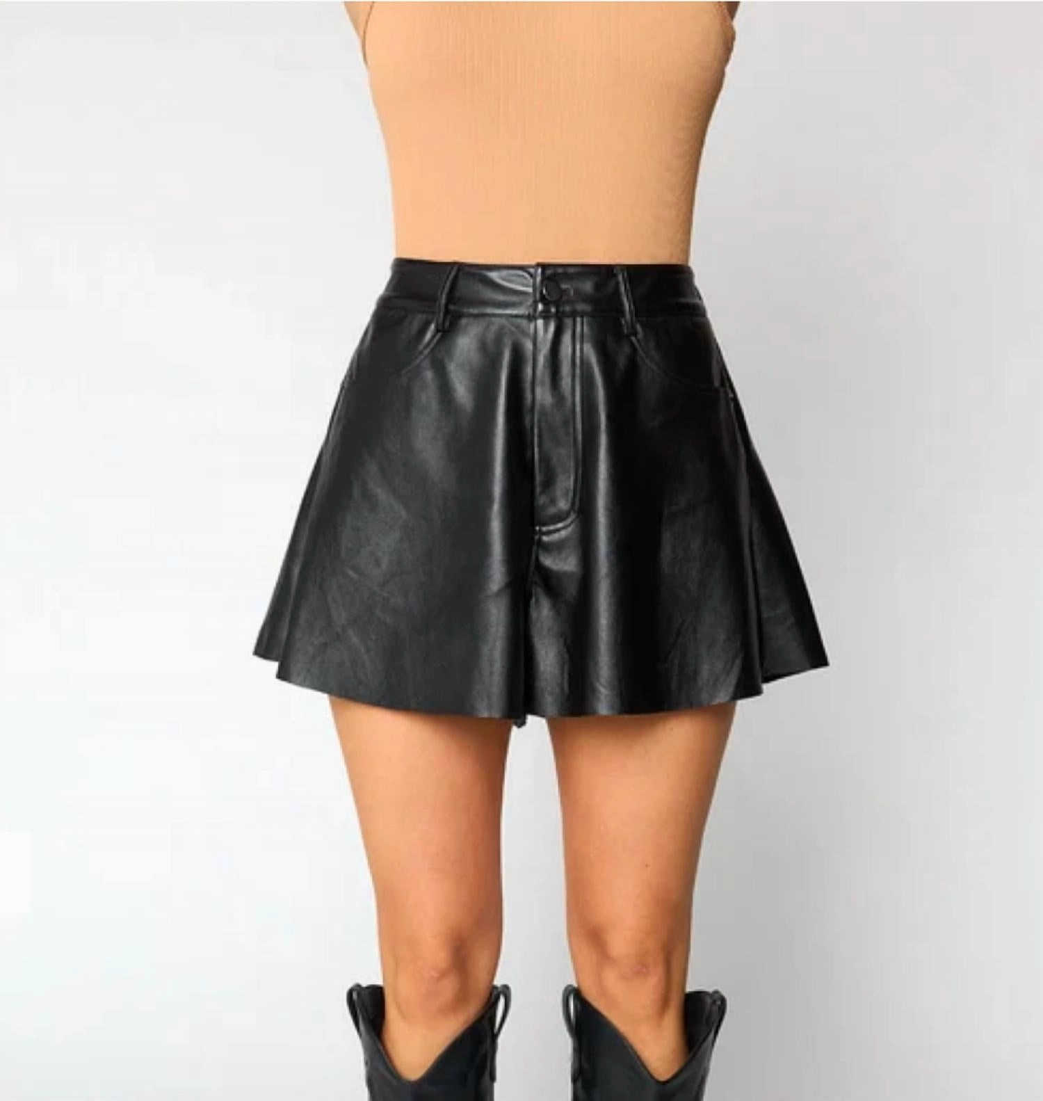 Women's The Emerson Shorts In Black back-to-school FlexibleMobility