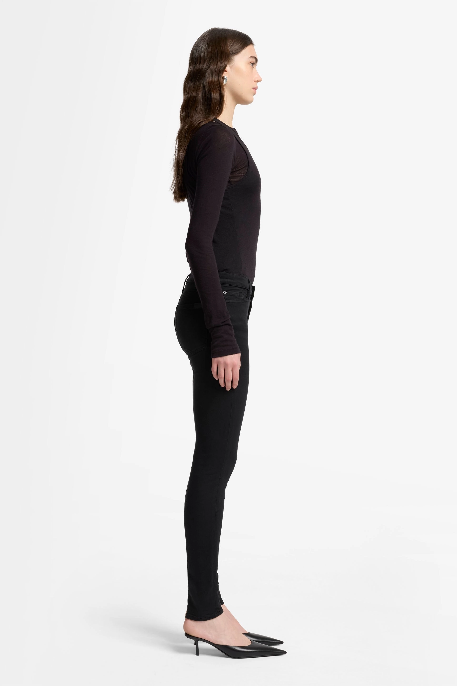 The HW Skinny Slim Illusion Luxe Rinsed Jeans - Black Outfit Routine Artist Vibe Comfy