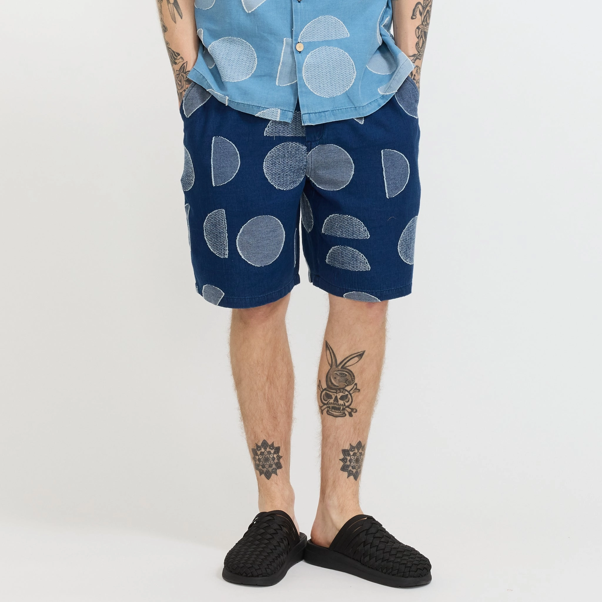 Ergonomic Contour Shape Relaxed Fit Shorts Indigo Circle Jacquard