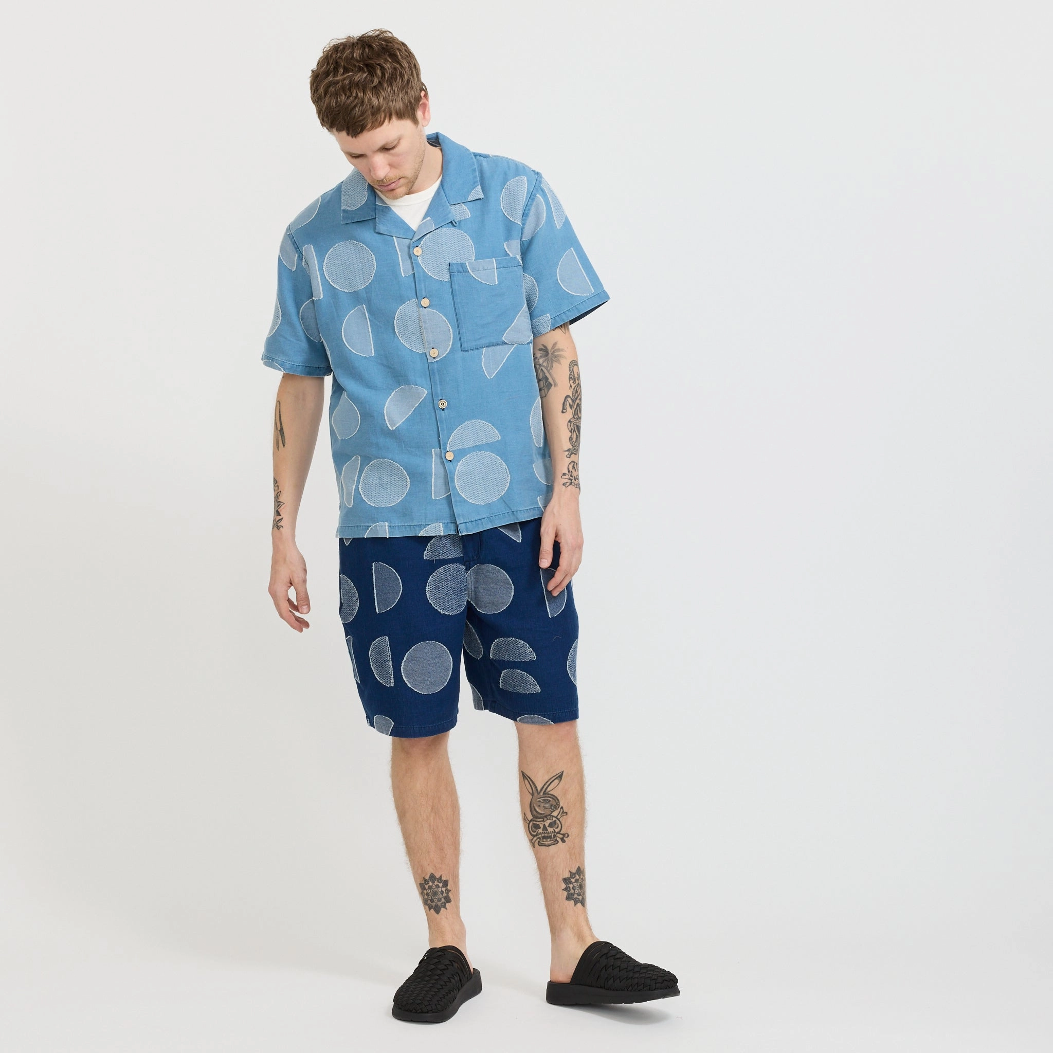 Comfy Motion Cross Ventilation Channels Relaxed Fit Shorts Indigo Circle Jacquard