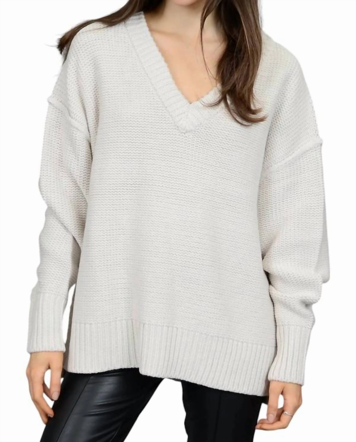 Zvona Longsleeve V-Neck Sweater In Pearl Essence Tactile Grid Knit